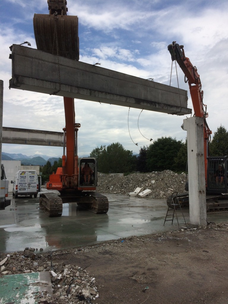 Demolizione capannone Industriale - Schio 2